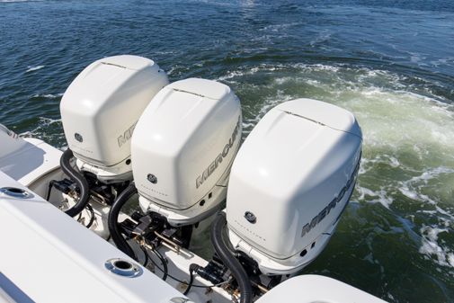 Boston Whaler 345 Conquest image