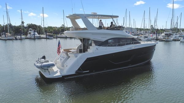Carver 52 Command Bridge