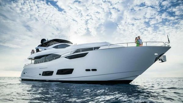 Sunseeker 95 Yacht 