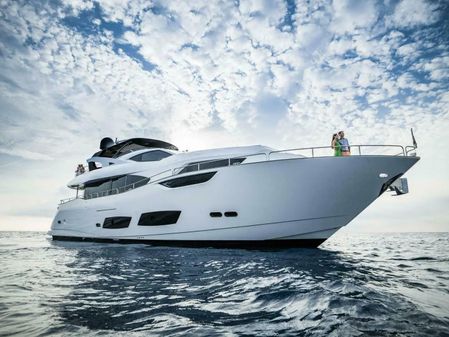 Sunseeker 95 Yacht image