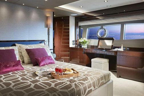 Sunseeker 95 Yacht image