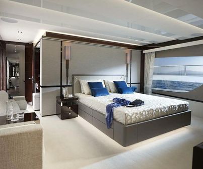 Sunseeker 95 Yacht image