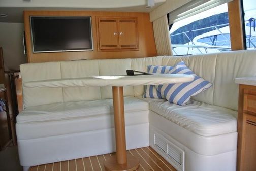 Cabo 43 Flybridge image