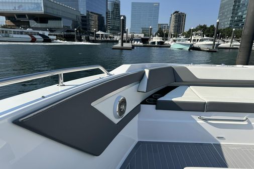 Cruisers Yachts 42 GLS-OB image