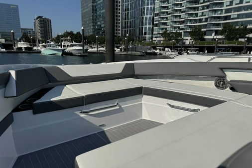 Cruisers Yachts 42 GLS-OB image