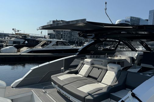 Cruisers Yachts 42 GLS-OB image