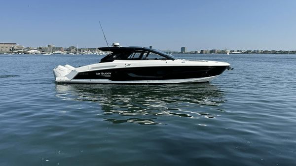 Cruisers Yachts 42 GLS-OB 