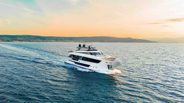 Ferretti Yachts 1000 