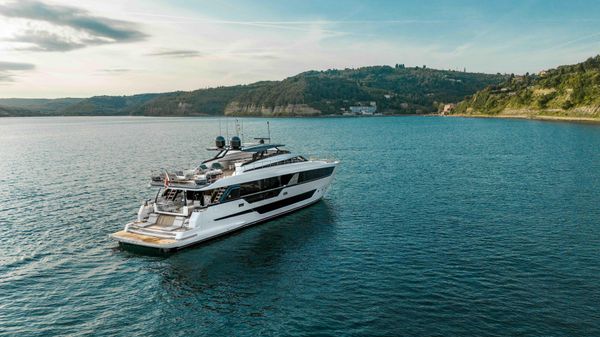 Ferretti Yachts 1000 image