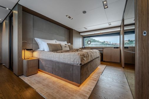 Ferretti Yachts 1000 image