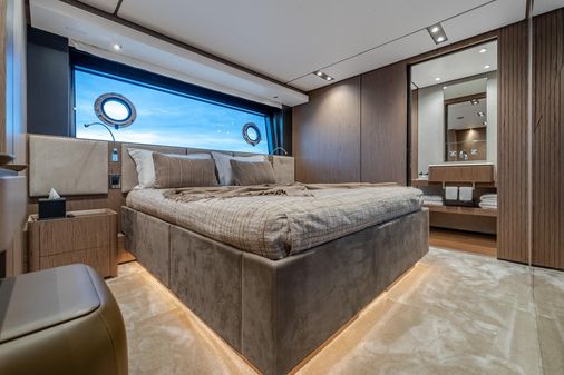 Ferretti Yachts 1000 image