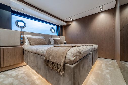 Ferretti Yachts 1000 image