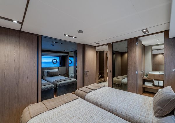 Ferretti Yachts 1000 image