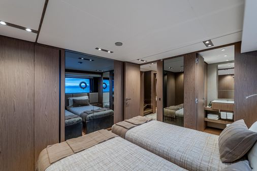 Ferretti Yachts 1000 image