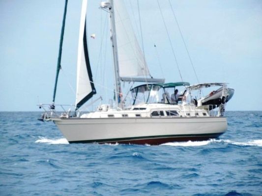 Island Packet 445 - main image