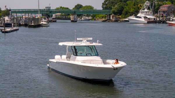 Bertram 39 