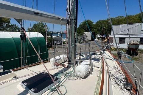 Island Packet 44 Cutter Rig image