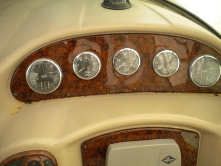 Sea Ray 320 Sundancer image
