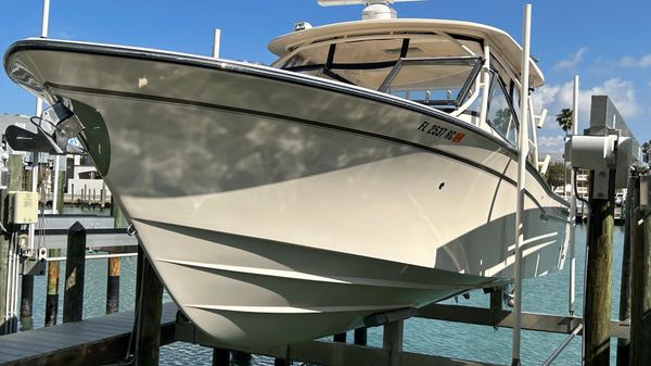 Grady-White Freedom 307