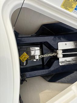 Pursuit C 280 Center Console image