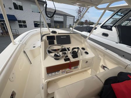 Pursuit C 280 Center Console image