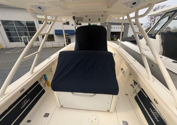 Pursuit C 280 Center Console image