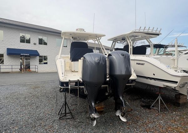 Pursuit C 280 Center Console image