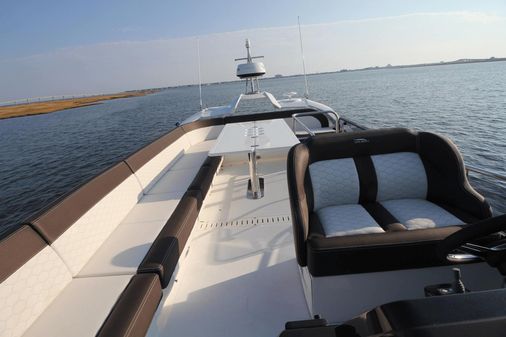 Galeon 400 Fly image