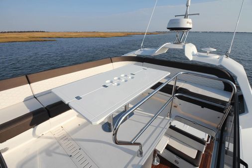 Galeon 400 Fly image