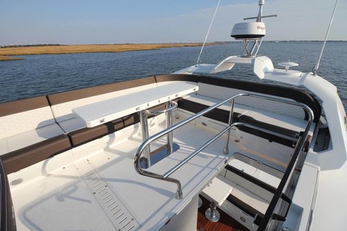 Galeon 400 Fly image