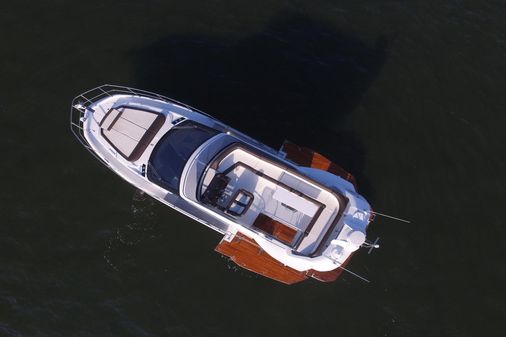 Galeon 400 Fly image