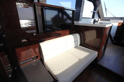 Galeon 400 Fly image