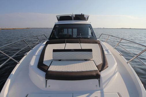 Galeon 400 Fly image