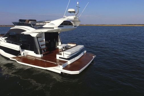 Galeon 400 Fly image