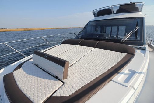 Galeon 400 Fly image