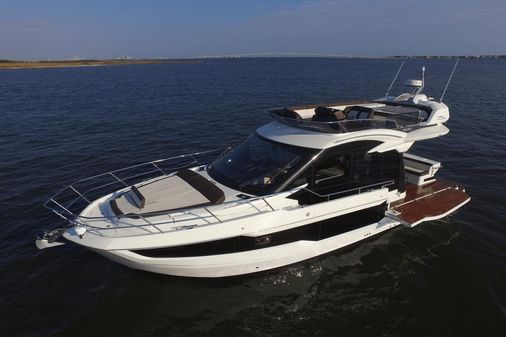 Galeon 400 Fly image