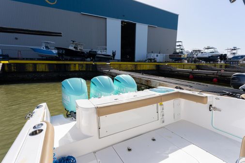 Everglades 36 Center Console image
