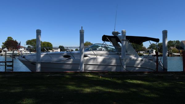 Rinker 342 Fiesta Vee 