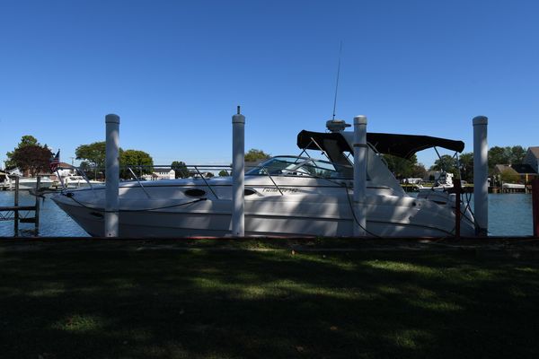 Rinker 342 Fiesta Vee - main image