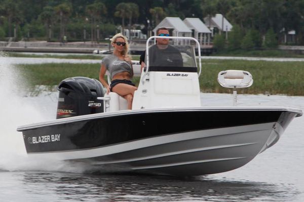Blazer Bay 2220 Fisherman - main image