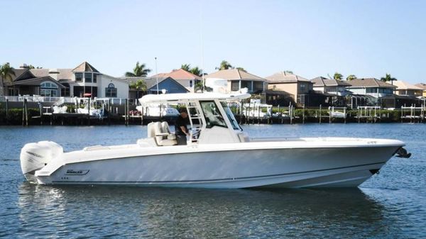 Boston Whaler 330 Outrage