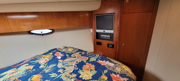 Cruisers Yachts 390 Sports Coupe image