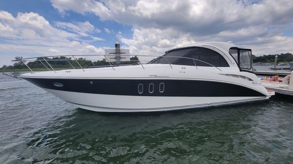 Cruisers Yachts 390 Sports Coupe