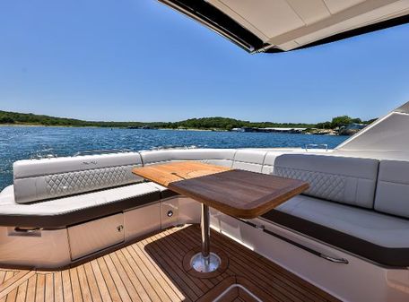 Sea-ray SLX-400 image