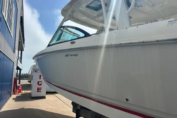 Boston-whaler 320-VANTAGE image