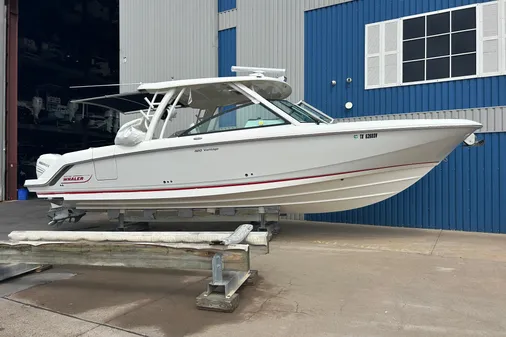 Boston Whaler 320 Vantage 