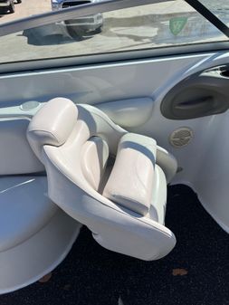Crownline 270 BR image