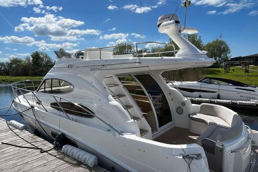 Sealine F37 image