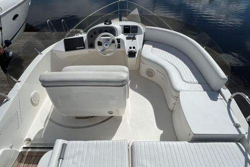 Sealine F37 image