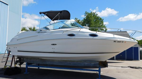 Sea Ray 240 Sundancer